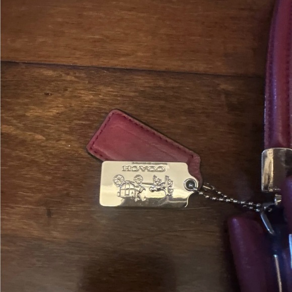 Coach Medium Handbag in Perfect Condition - Picture 4 of 8